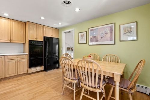 60 Gary Rd, Needham MA 02494-2417 exterior