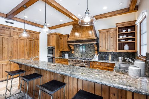 2324 Lucky John Dr, Park City UT 84060-6920 exterior