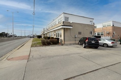 8801 Washington St, Niles, IL 60714-3600