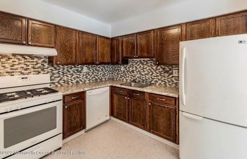 21 Birch Ln, Tinton Falls NJ 07724-3471 exterior