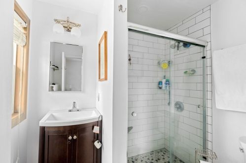 24 Main St, Berkley MA  02779-1399 exterior