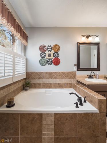 539 Golden Ct, Stockbridge GA 30281-2271 exterior