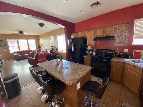 2004 78th Ave, Phoenix AZ  85035-5130 exterior