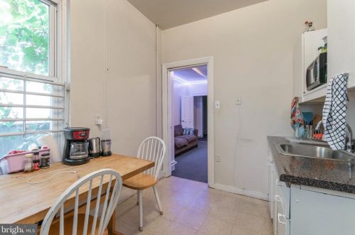 2013 15 St, Philadelphia PA 19121-2301 exterior