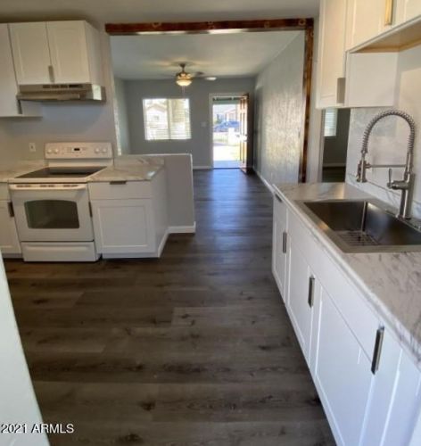 412 17 Dr, Phoenix AZ 85029-5931 exterior