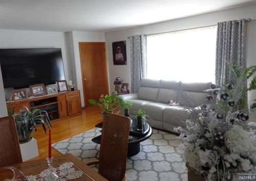 133 Belgrove Dr, Kearny NJ 07032-1505 exterior