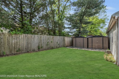 2537 Lexington Ct, Jackson Twp NJ 08527-5033 exterior