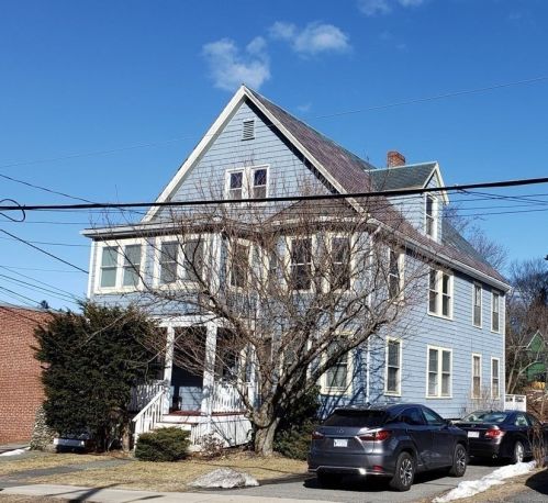 924 Walnut St, Newton, MA 02461-1135