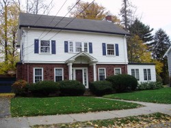 10 Royce Rd, Newton, MA 02459-1031