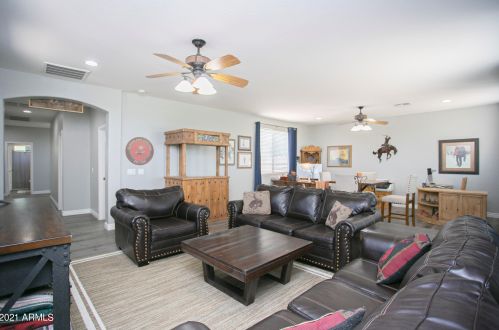 35318 31st Dr, Phoenix AZ  85086-2127 exterior