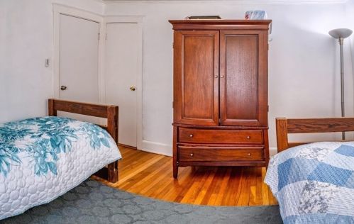 34 Lawn Ave, Quincy MA 02169-7336 exterior