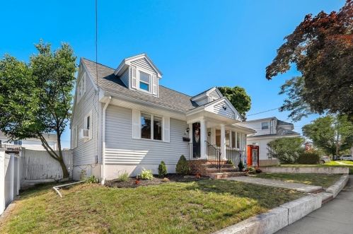19 Augustus St, Peabody, MA 01960-5302