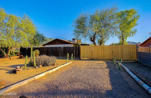 1945 Campo Bello Dr, Phoenix AZ 85032-2051 exterior