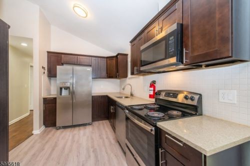 20 Panorama Dr, Wantage NJ  07461-4763 exterior