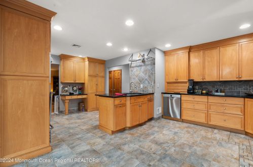 14 Knolls Dr, Jackson Twp NJ  08527-4209 exterior