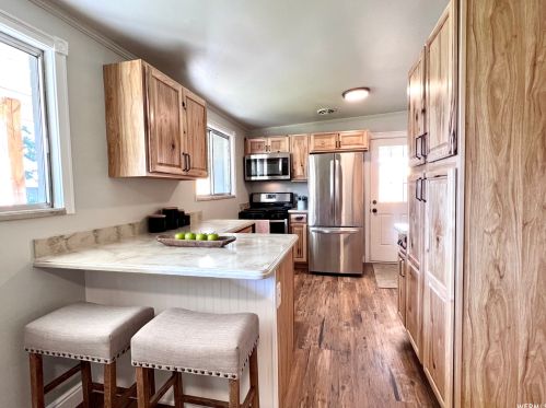 10227 Zinnia Way, Sandy UT 84094-4459 exterior