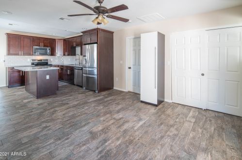 1724 Clarendon Ave, Phoenix AZ 85033-4121 exterior