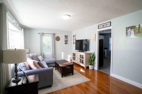 81 Cherry Tree Ln, New Bedford MA 02740-1826 exterior