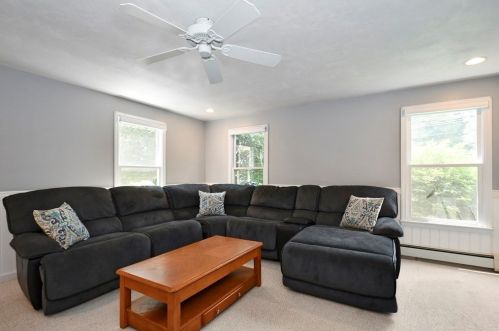 21 Grafton St, Shrewsbury MA  01545-5614 exterior