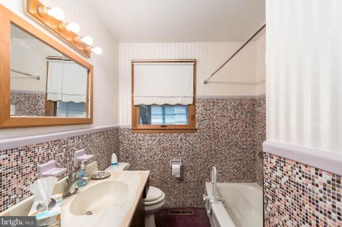 1851 Pt Pleasant Ave, West Deptford NJ 08096-4324 exterior