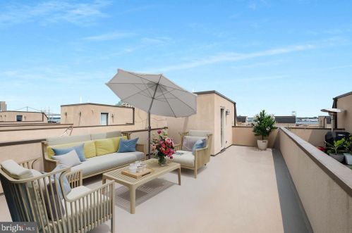 740 Columbus Blvd, Philadelphia PA  19147-3517 exterior