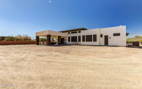 35205 3rd Ave, Phoenix AZ 85027-5908 exterior