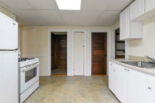 809 Washington St, Whitman MA 02382-2340 exterior