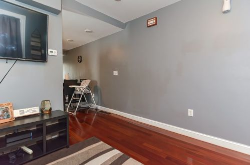 24 Greystone St, Quincy MA 02169-6367 exterior