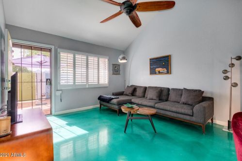 9809 5th St, Phoenix, AZ 85020-1040