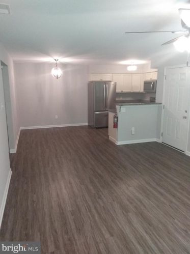 1233 Tristram Cir, West Deptford NJ  08051-2246 exterior