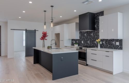 2820 28th Pl, Phoenix, AZ 85008-1108