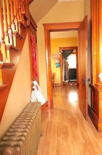 26 Grand St, Worcester, MA 01610-1610