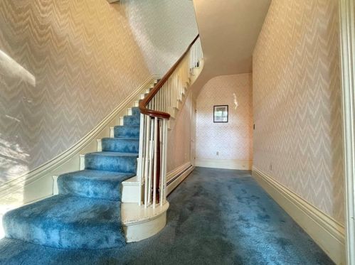 488 Main St, Groveland, MA 01834-1116