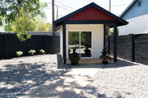 3307 43rd Pl, Phoenix AZ  85018-6422 exterior