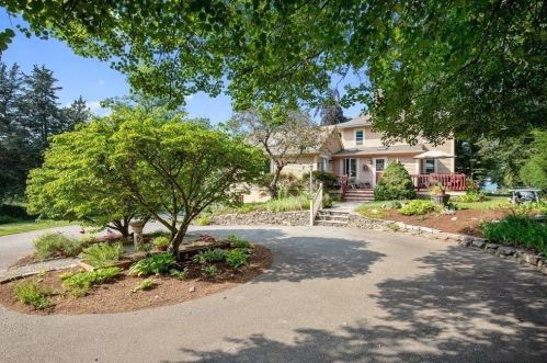 121 Warren Ave, Plymouth MA 02360-2427 exterior