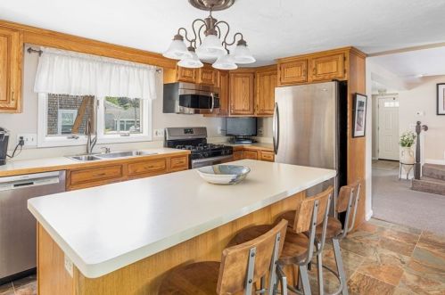 75 Cherry St, Plymouth MA 02360-4467 exterior