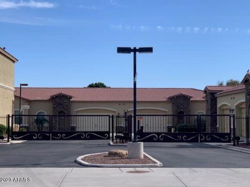 8969 8th Dr, Phoenix AZ  85021-8319 exterior