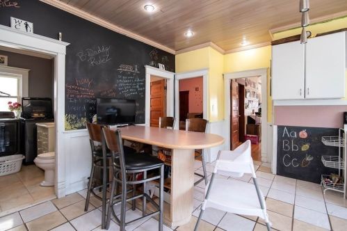 19 Almont Ave, Worcester MA 01604-3002 exterior