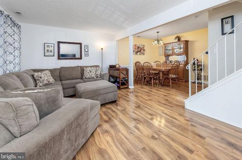 704 Garrison Ct, West Deptford, NJ 08051-2030