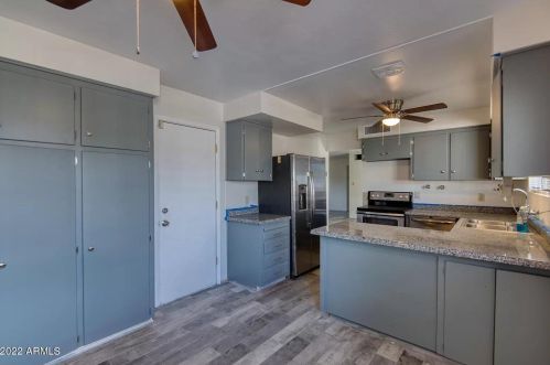 3002 52nd Pkwy, Phoenix AZ  85031-3953 exterior