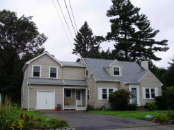 1 Cornell St, Newton, MA 02462-1105