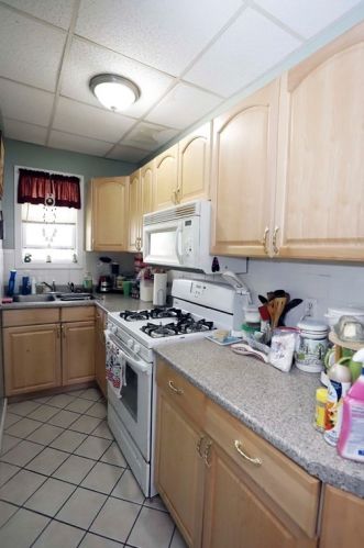 10 Viall St, New Bedford MA 02744-2505 exterior