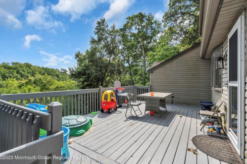 52 Lakeview Dr, Jackson Twp NJ 08527-2704 exterior