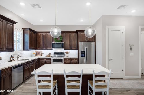 8976 8 Dr, Phoenix AZ 85041-6754 exterior