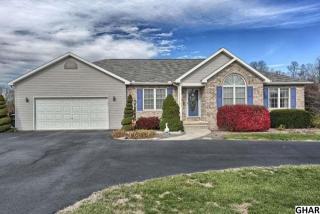 39 Pennway Dr, Carlisle, PA 17015-7428