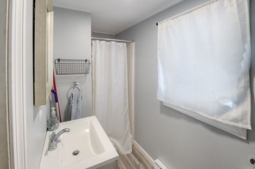 1098 Western Ave, Montgomery MA 01085-2616 exterior