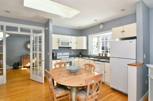 2037 Washington St, Braintree MA 02184-8623 exterior