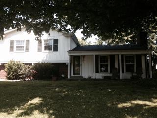 9819 Tiverton Way, Louisville KY  40242-2334 exterior