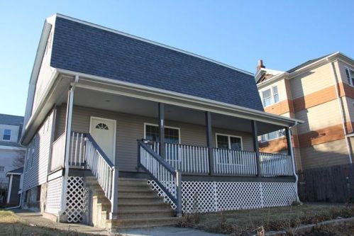 106 Houghton St, Worcester, MA 01604-3937