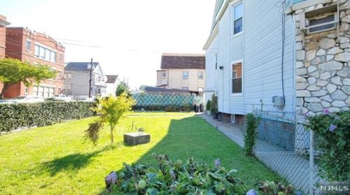 354 Belgrove Dr, Kearny, NJ 07032-1627